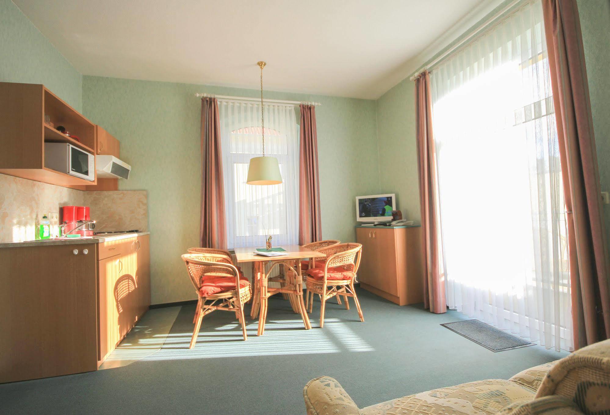 Appartementhaus Zum Strandkorb Ostseebad Kühlungsborn Eksteriør bilde